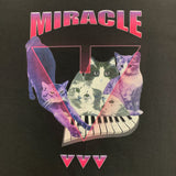 コラボレーショングラフィックTシャツ（黒）I Mewhan × VVV (6554125729910)
