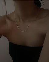 SILKY NECKLACE