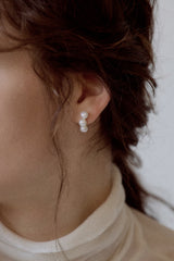 Curve Pearl Earrings