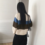 ムアーウールストライプコンビネーションボタンラウンドロングスリーブニット