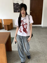 ハギングキャットプリントセミクロップド半袖Tシャツ / Hugging Cat Print Semi-cropped Short Sleeve T-shirt