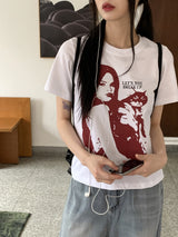 ハギングキャットプリントセミクロップド半袖Tシャツ / Hugging Cat Print Semi-cropped Short Sleeve T-shirt