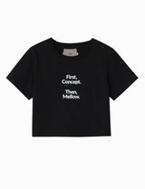 W01 ブラックコンセプトクロップTシャツ