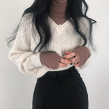 FINGER HOLE HIGH NECK T-SHIRT