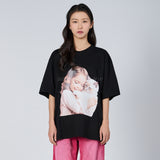ベイビーフェイスキャットハグガール半袖Tシャツ BLACK