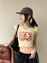 チャカレッドプリントクロップ半袖Tシャツ / Chaka Red Printed Cropped Short Sleeve T-Shirt