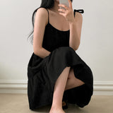 [Adjusting the strap] cancan sleeveless dress