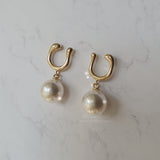 Horse Shoe and Pearl Piercing (Medium) - Gold Color
