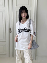 Anki boxy mesh lettering wappen uniform V-neck short-sleeved T-shirt