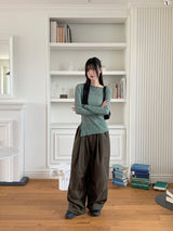 Eloui Pleats Unbalanced Slit Long-Sleeved T-shirt