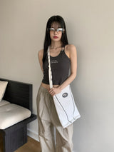 バイテンナイロンスナップボタンVロゴクロスバッグ/Byten Nylon Snap Button V Logo Crossbody Bag