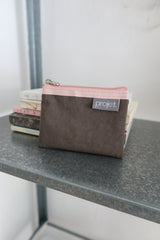 flat card pouch (brown)