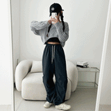 Crop Pattern Round Knitwear