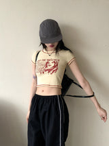 チャカレッドプリントクロップ半袖Tシャツ / Chaka Red Printed Cropped Short Sleeve T-Shirt