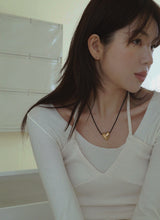 HEART STRING GOLD NECKLACE