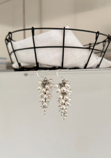 pearl grape earring - white