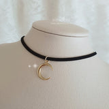  Crescent Moon Choker - Gold Color (Penthouse3 Hanjihyun, LOONA Yves Choker)