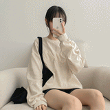3D エンブロイダリースウェットシャツ