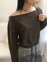 ポッツアイレットストラップオフショルダーTシャツ