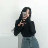 FINGER HOLE HIGH NECK T-SHIRT
