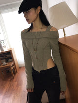 テンプオフショルダーカットラインリブクロップジップアップ