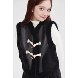 トグルボタンエコファームートンショートベスト/TOGGLE BUTTON ECO FUR MUSTANG SHORT VEST_BLACK