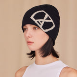 VA Square Jacquard Beanie / Black