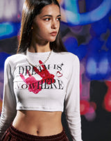 ドリームイズノーウェアクロップTシャツ/DREAM IS NOWHERE LS CROP T-SHIRT WHITE