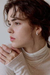 Curve Pearl Earrings