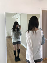 ペイズリーグラフィックラウンドネックT