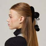 ポンポンファーヘアクリップ　ブラック