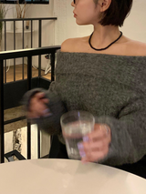 グレースオフショルダーニット