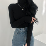 FINGER HOLE HIGH NECK T-SHIRT