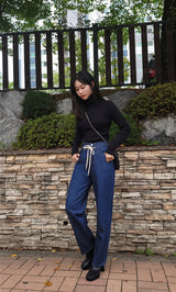 セミワイドフィットストリングポイントダークデニムパンツ/JEON SO MIN SEMI-WIDE FIT STRING POINT DARK DENIM PANTS [17708]
