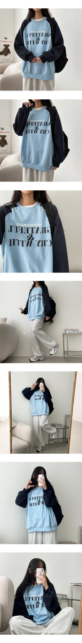 NAKO's colored raglan sweatshirt