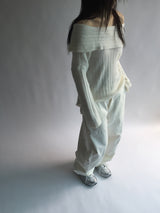 Off-shoulder long knitwear