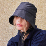 Stud logo strap bonnet hat Black