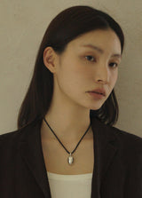 CAROLYN STRING NECKLACE