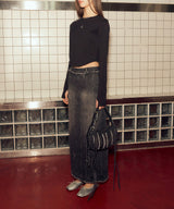 デニムカットオフショルダーバッグ / DENIM CUT-OFF SHOULDER BAG (BLACK)
