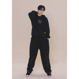 HOLYNUMBER7 X CHOI BYUNGCHAN チックグラフィクストレーニングパンツ