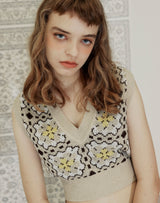 GRANNY SQUARE V-NECK CROP VEST  SAND BEIGE (6691440001142)