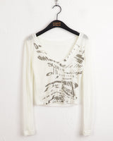 Bedin Deep V-Neck Typograph Printed Cropped Long-Sleeved T-Shirt
