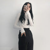 FINGER HOLE HIGH NECK T-SHIRT