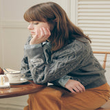 ARAN CABLE KNIT GRAY