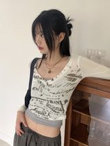 Bedin Deep V-Neck Typograph Printed Cropped Long-Sleeved T-Shirt