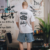 ステッカーロゴTシャツ [ホワイト］