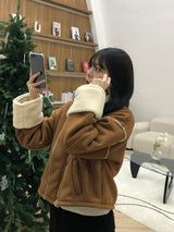 カーマインスエードマスタング