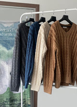 Double twist V neck knit 