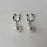 Horse Shoe and Pearl Piercing (Medium) - Silver Color