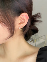 ライオントゥチェーンピアス